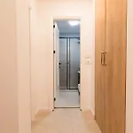 Banu Manta Victoria Square Apartment Bukarest